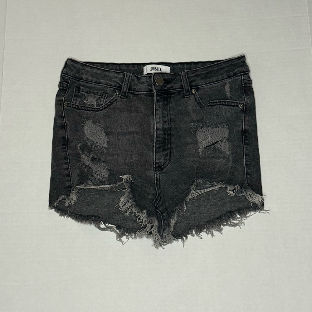 JUST BLACK DENIM (JBD) WOMEN’S DESTROYED 5POCKET GREY DENIM SHORTS W/DISTRESSING